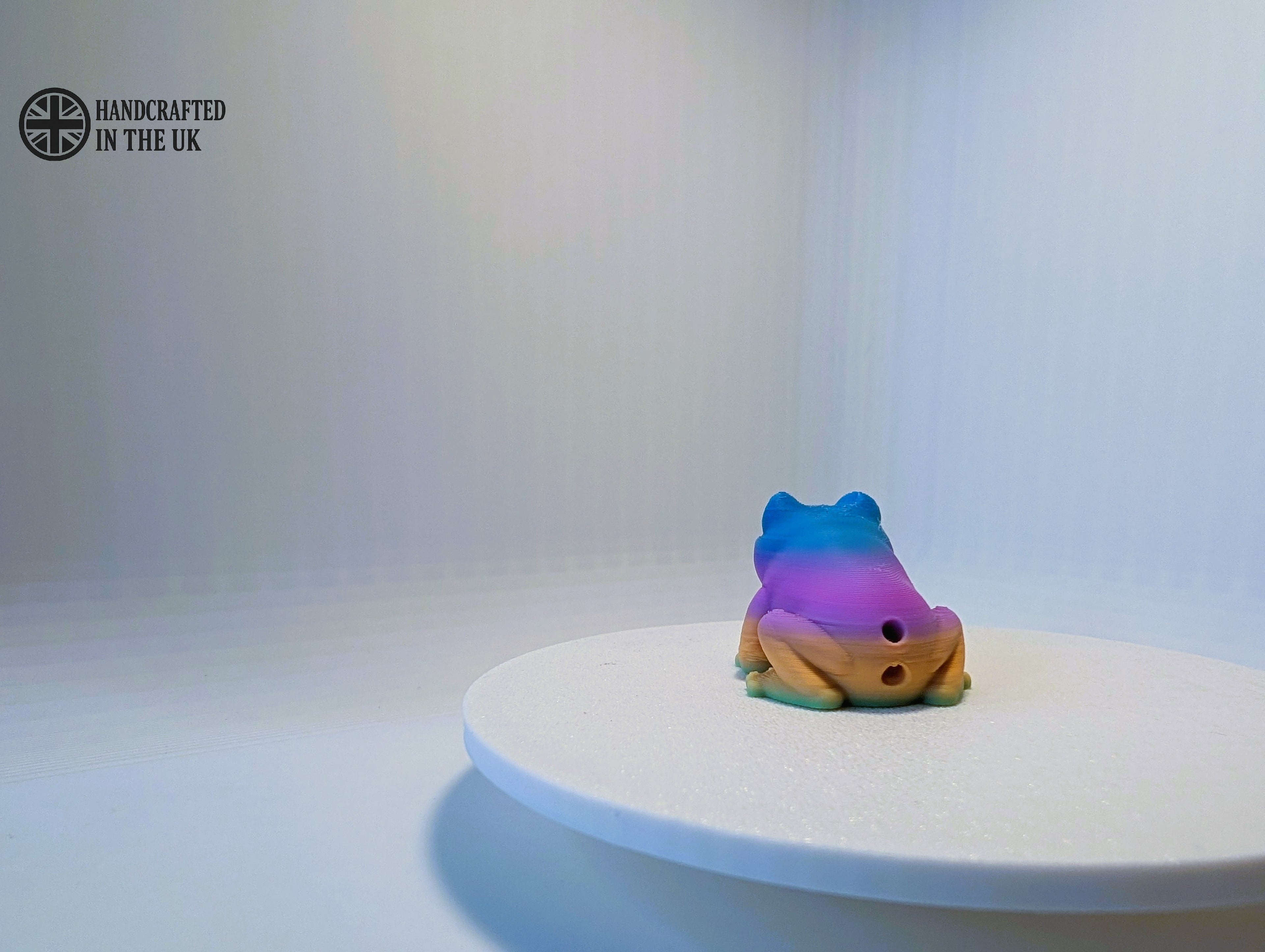 Mesmeringo – Rainbow Frog Keychain