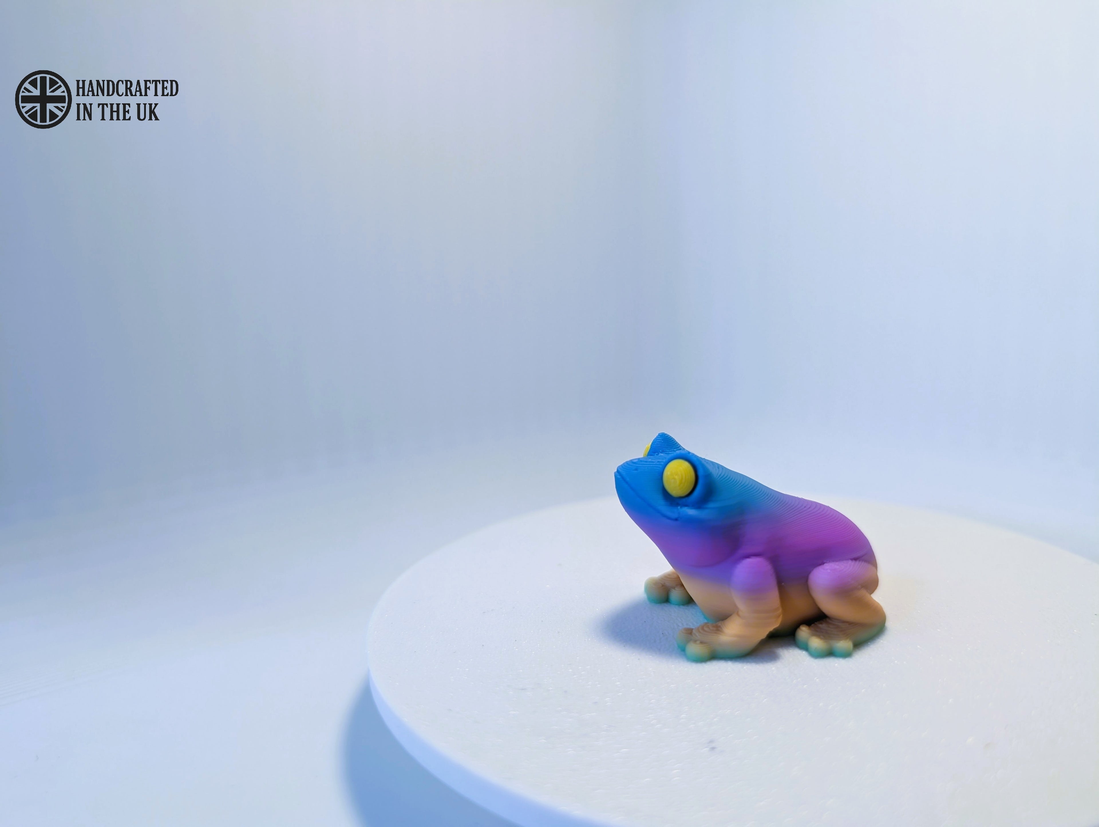 Mesmeringo – Rainbow Frog Keychain